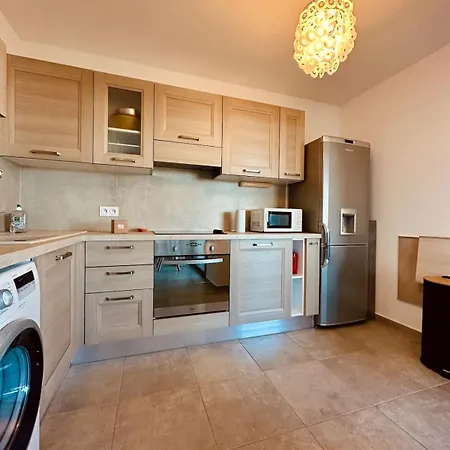 Near Airport&sea View Appartement *